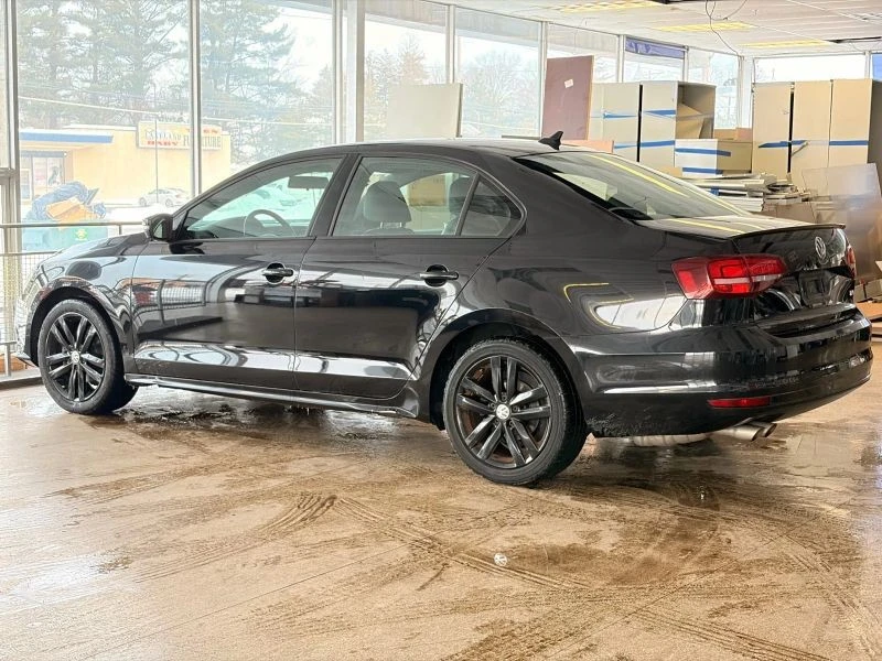 2018 Volkswagen A6 Jetta - Image 9 of 12