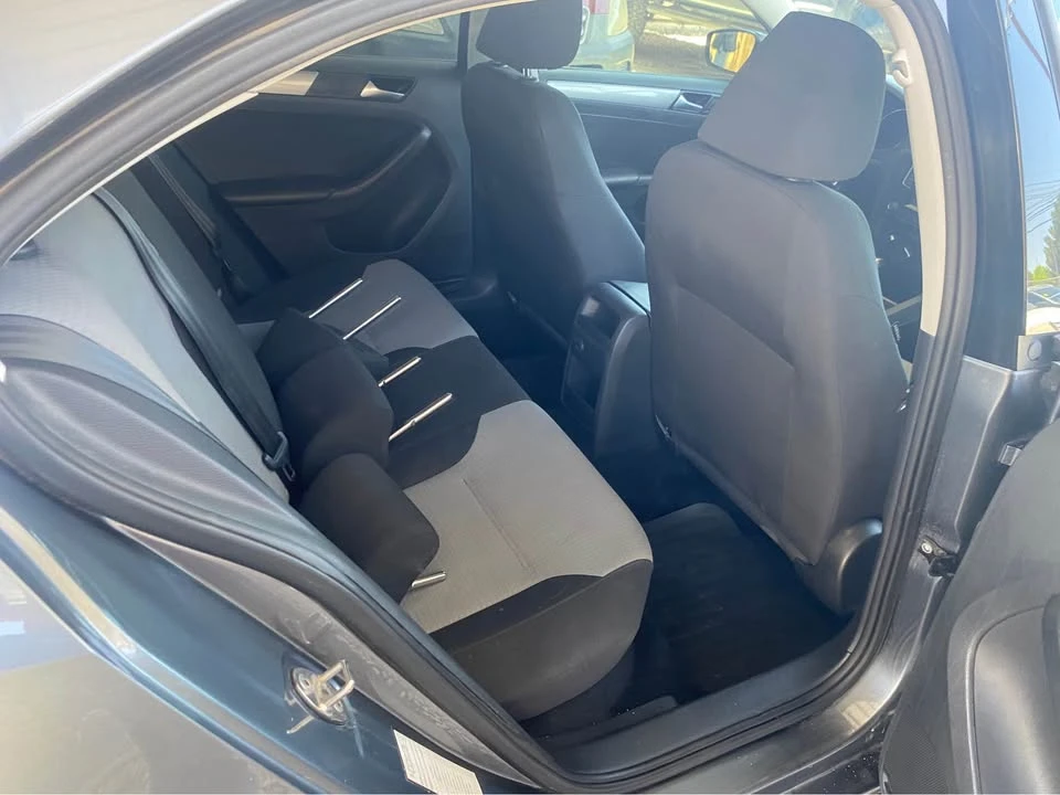 2018 Volkswagen A6 Jetta - Image 10 of 12
