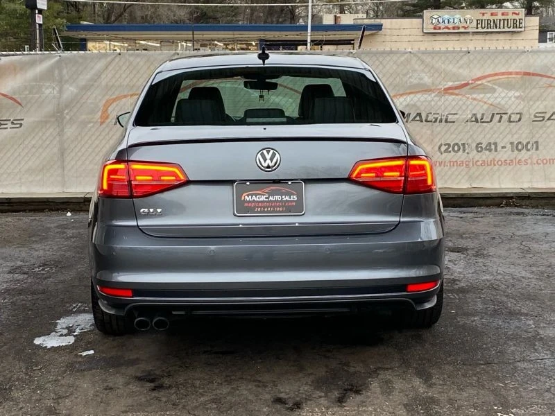 2018 Volkswagen A6 Jetta - Image 10 of 12