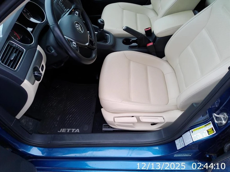 2018 Volkswagen A7 Jetta - Image 10 of 12