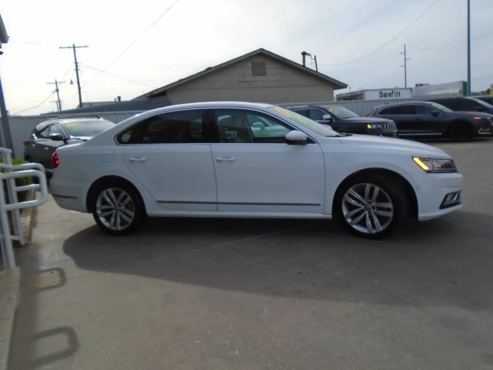 2018 Volkswagen Passat - Image 17 of 19