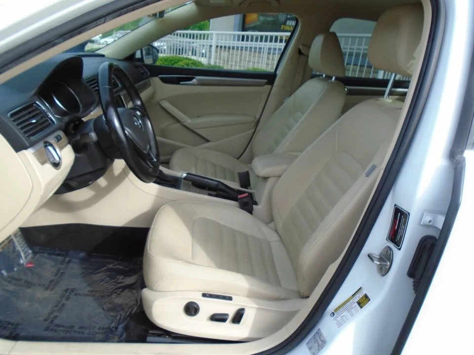 2018 Volkswagen Passat - Image 9 of 19