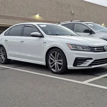 2018 Volkswagen Passat 2.0T R-Line
