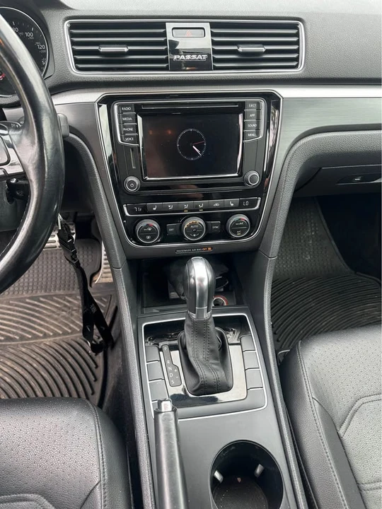2018 Volkswagen Passat - Image 8 of 9