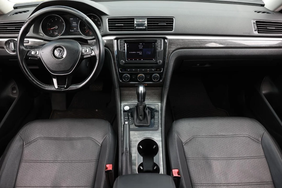 2018 Volkswagen Passat - Image 2 of 21