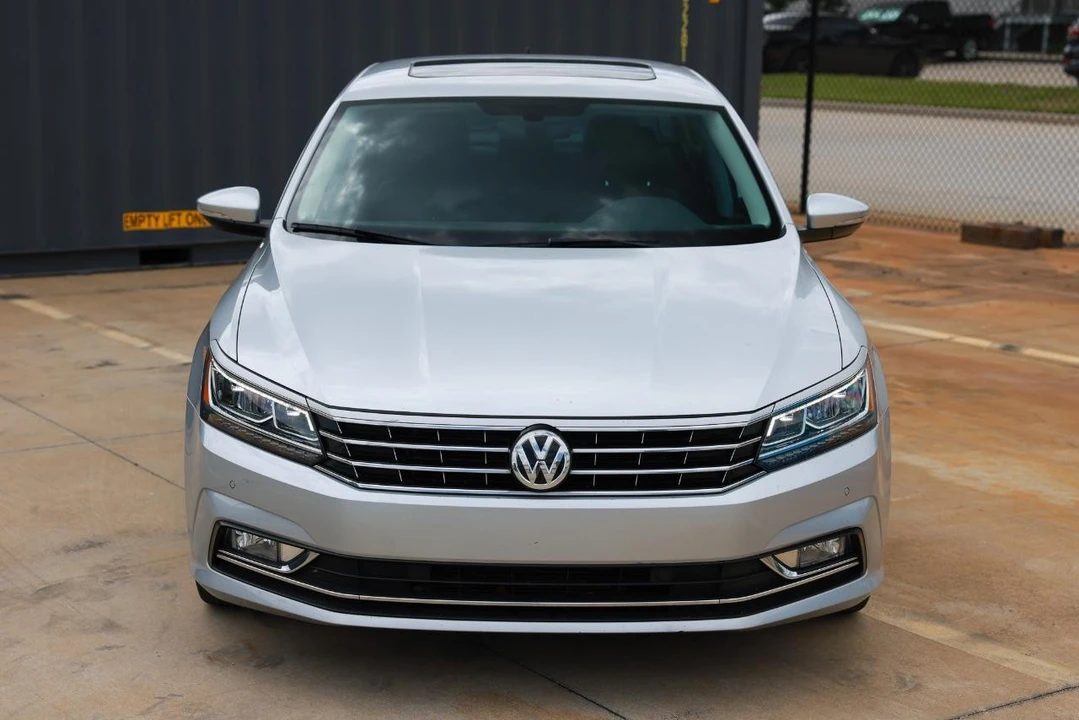2018 Volkswagen Passat - Image 19 of 21