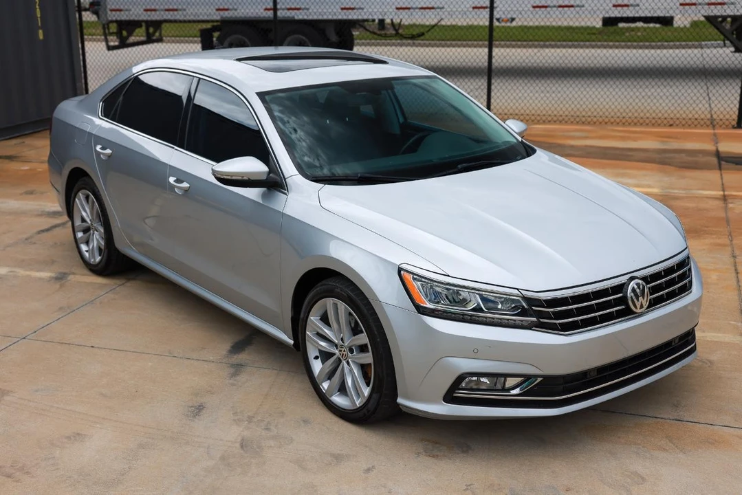 2018 Volkswagen Passat - Image 15 of 21