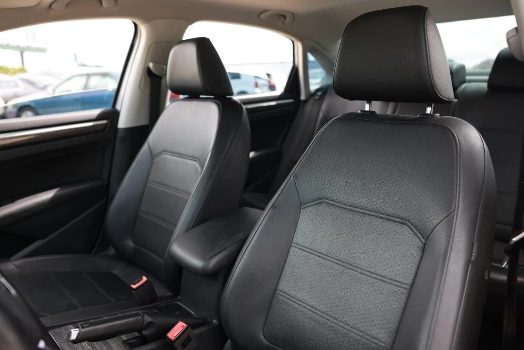 2018 Volkswagen Passat - Image 6 of 21