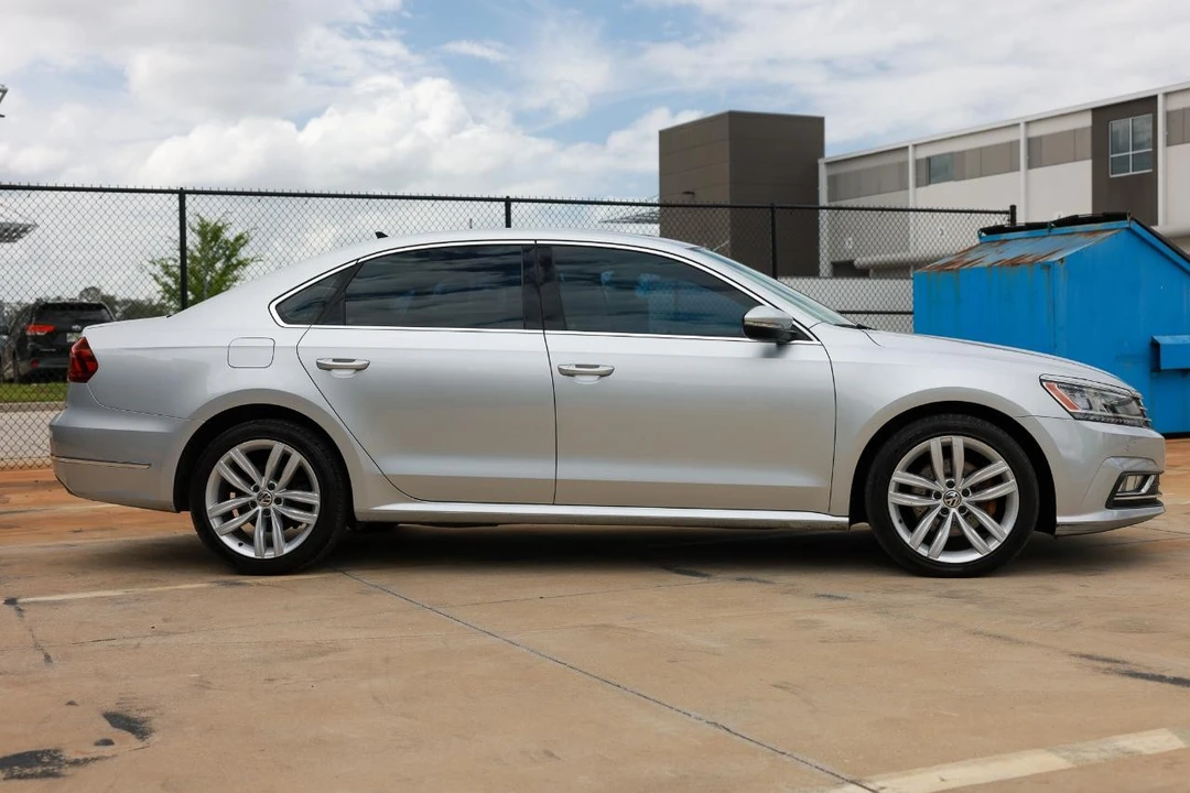 2018 Volkswagen Passat - Image 13 of 21