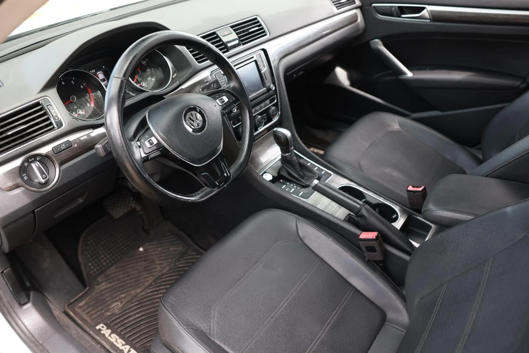2018 Volkswagen Passat - Image 4 of 21