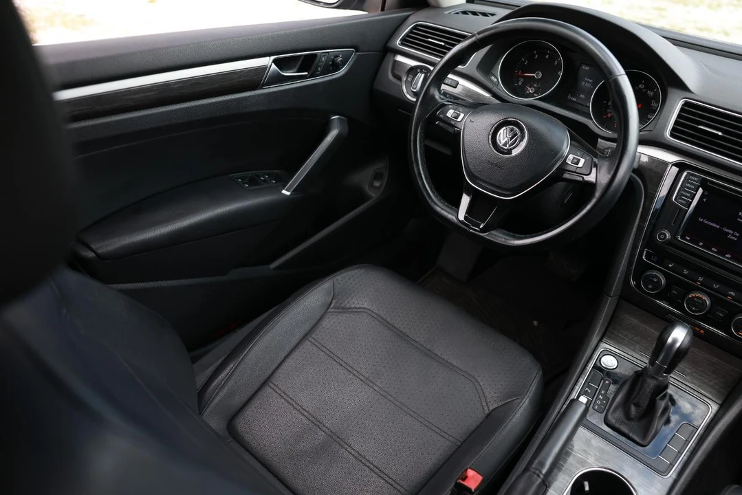 2018 Volkswagen Passat - Image 20 of 21