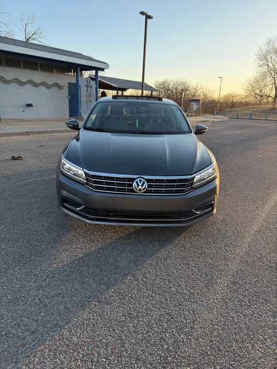 2018 Volkswagen Passat - Image 2 of 12