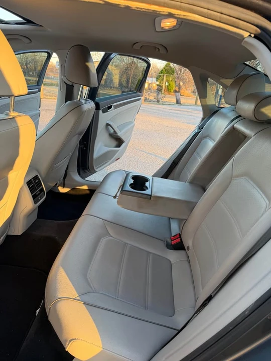 2018 Volkswagen Passat - Image 9 of 12