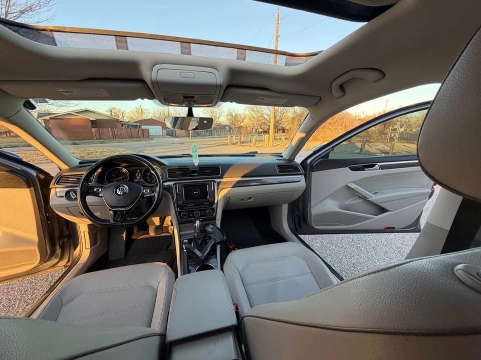 2018 Volkswagen Passat - Image 8 of 12