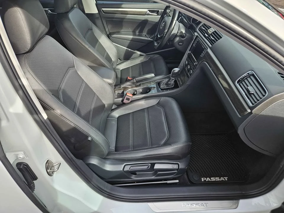 2018 Volkswagen Passat - Image 12 of 19