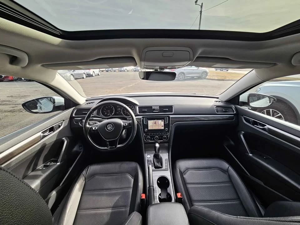 2018 Volkswagen Passat - Image 14 of 19