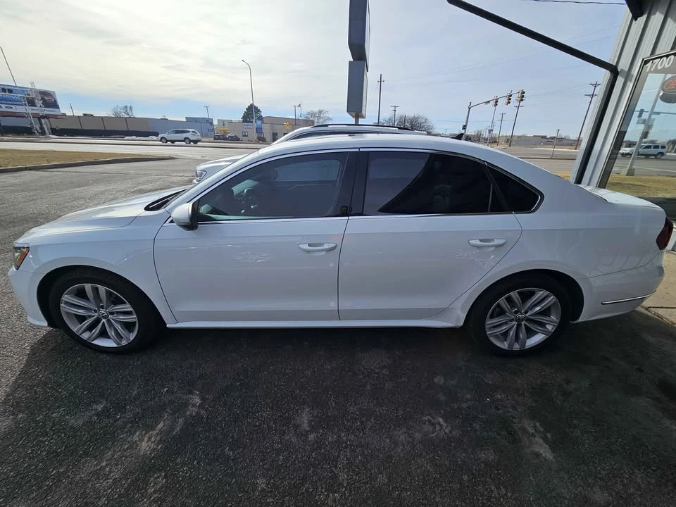 2018 Volkswagen Passat - Image 2 of 19