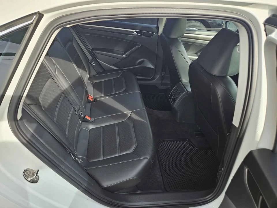 2018 Volkswagen Passat - Image 11 of 19