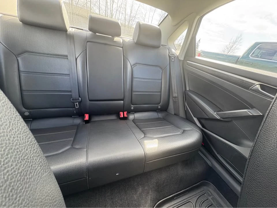 2018 Volkswagen Passat - Image 5 of 6