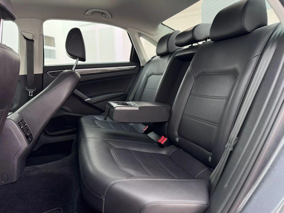 2018 Volkswagen Passat - Image 13 of 21