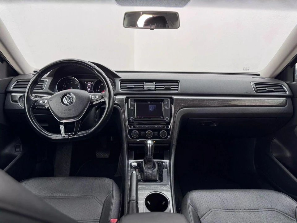 2018 Volkswagen Passat - Image 14 of 21