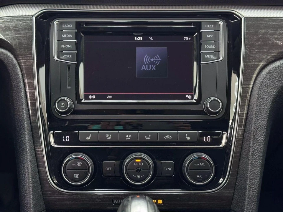 2018 Volkswagen Passat - Image 18 of 21