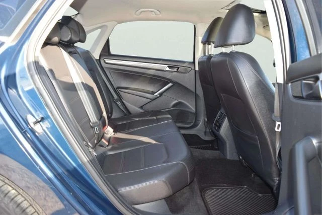 2018 Volkswagen Passat - Image 14 of 21