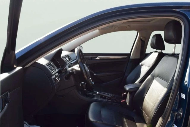 2018 Volkswagen Passat - Image 12 of 21