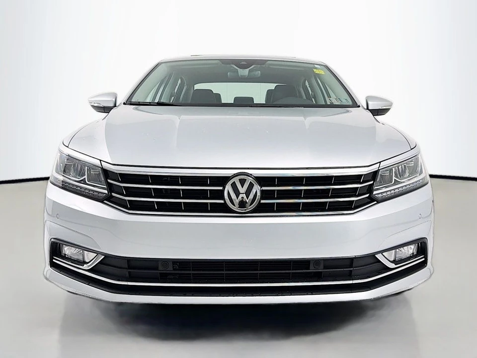 2018 Volkswagen Passat - Image 2 of 12