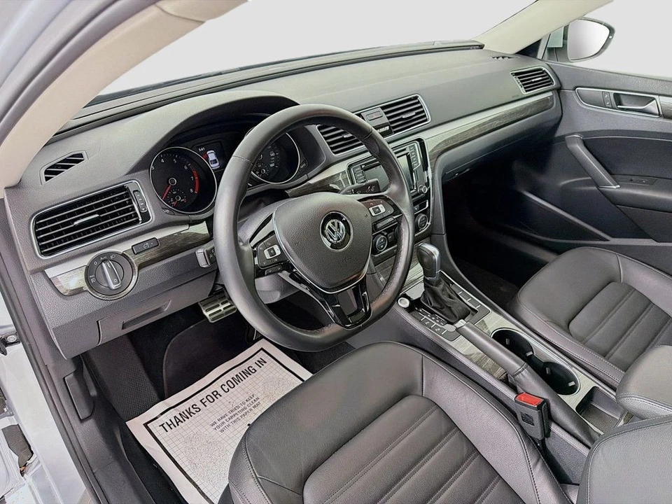 2018 Volkswagen Passat - Image 9 of 12