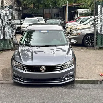 2018 Volkswagen Passat 2.0T Sedan 4D
