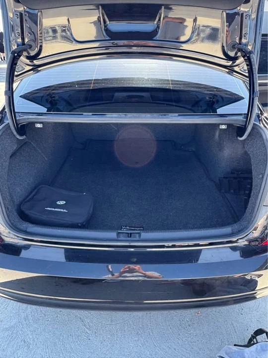 2018 Volkswagen Passat - Image 14 of 17