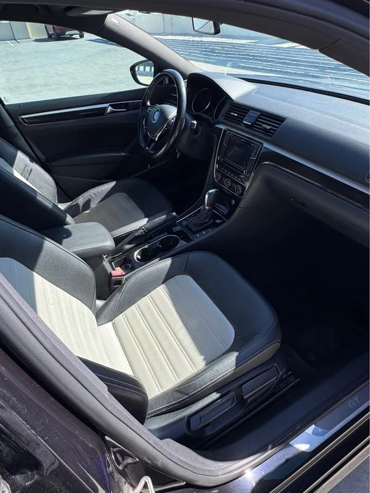 2018 Volkswagen Passat - Image 7 of 17