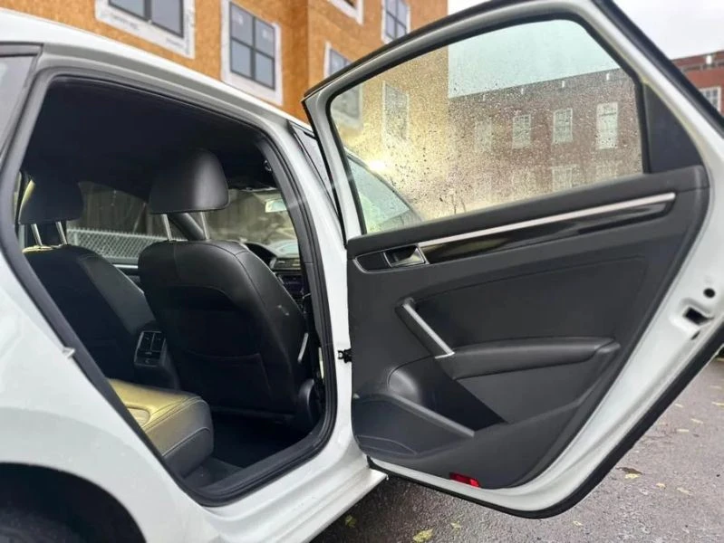 2018 Volkswagen Passat - Image 11 of 12
