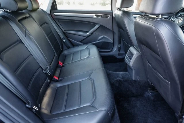 2018 Volkswagen Passat - Image 17 of 21