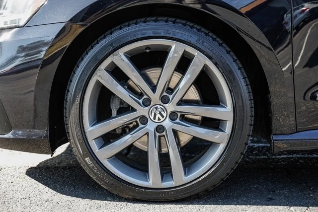 2018 Volkswagen Passat - Image 9 of 12