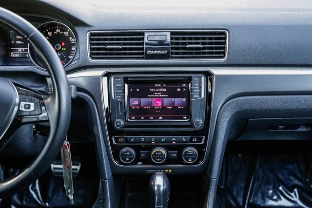 2018 Volkswagen Passat - Image 11 of 12