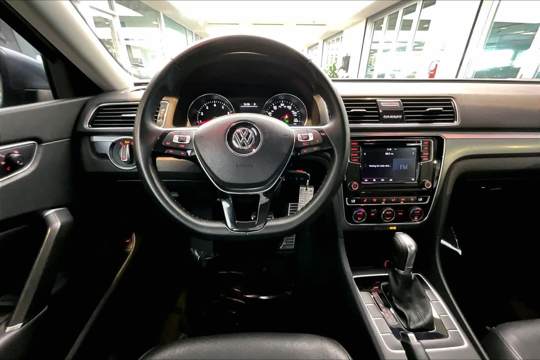 2018 Volkswagen Passat - Image 6 of 12