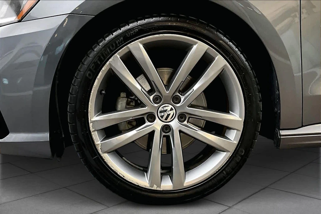 2018 Volkswagen Passat - Image 11 of 12