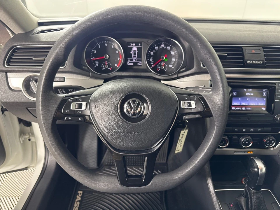 2018 Volkswagen Passat - Image 16 of 21