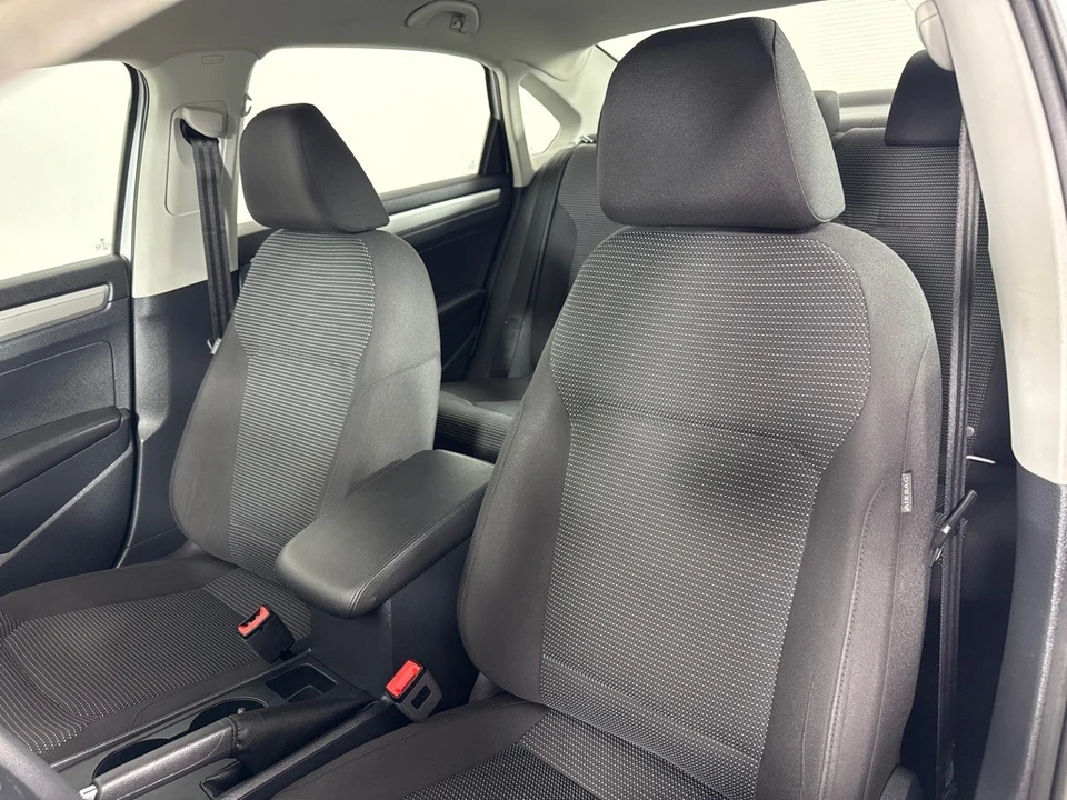2018 Volkswagen Passat - Image 14 of 21