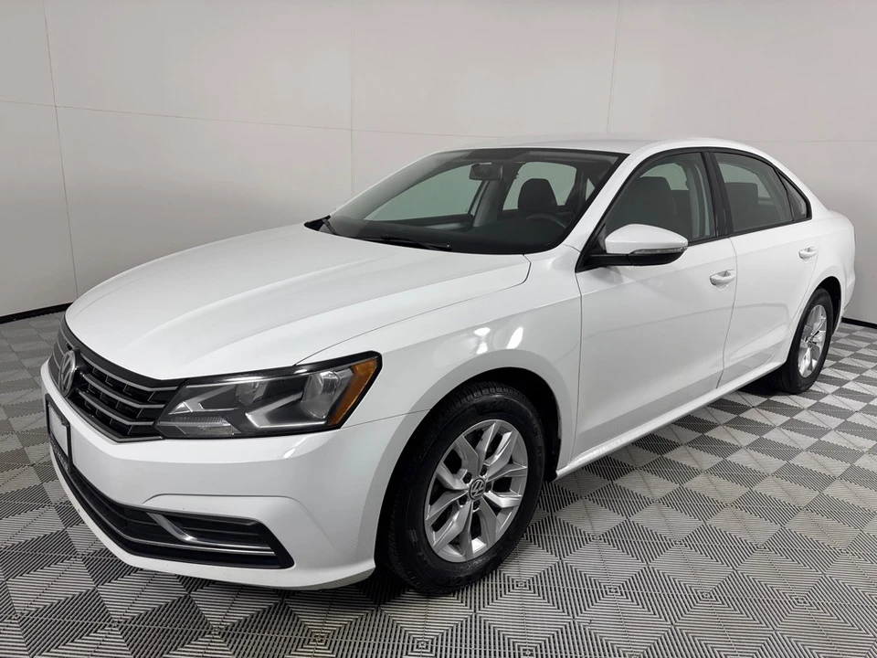 2018 Volkswagen Passat - Image 9 of 21