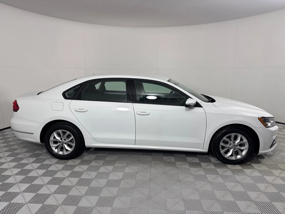 2018 Volkswagen Passat - Image 4 of 21