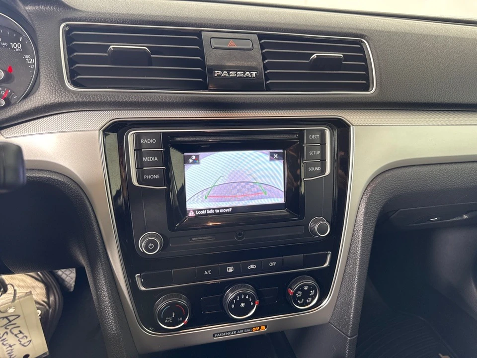 2018 Volkswagen Passat - Image 18 of 21