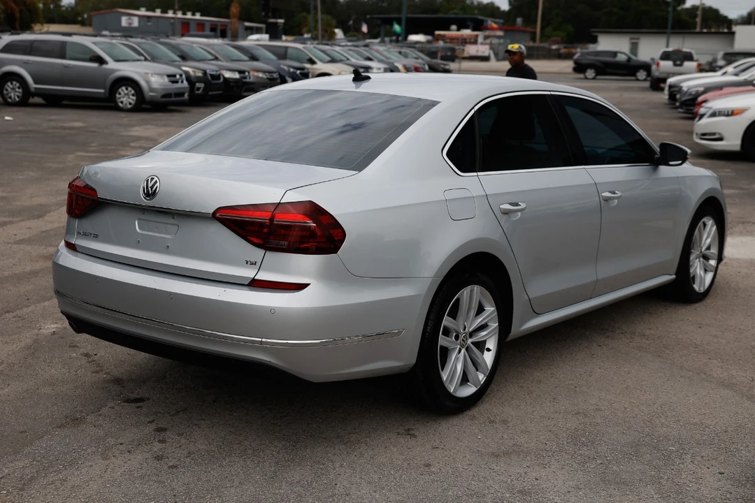 2018 Volkswagen Passat - Image 11 of 12