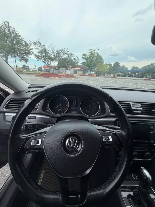 2018 Volkswagen Passat - Image 3 of 9