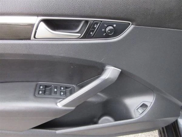 2018 Volkswagen Passat - Image 11 of 21