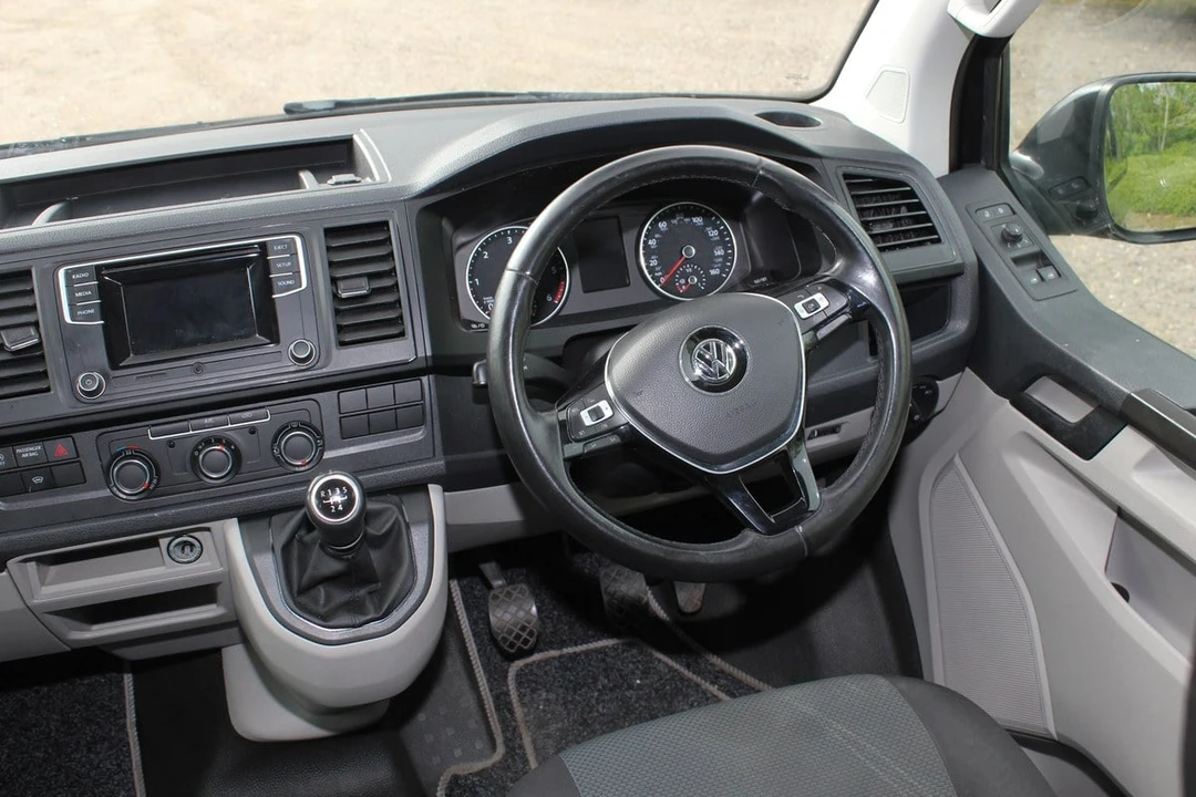 2018 Volkswagen EuroVan - Image 28 of 31