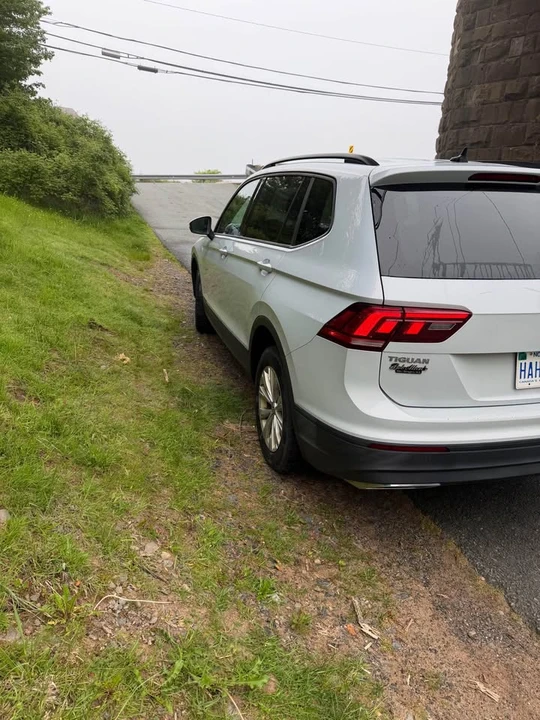 2018 Volkswagen Tiguan - Image 6 of 12