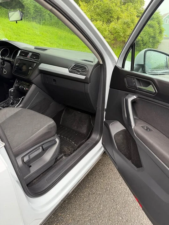 2018 Volkswagen Tiguan - Image 8 of 12